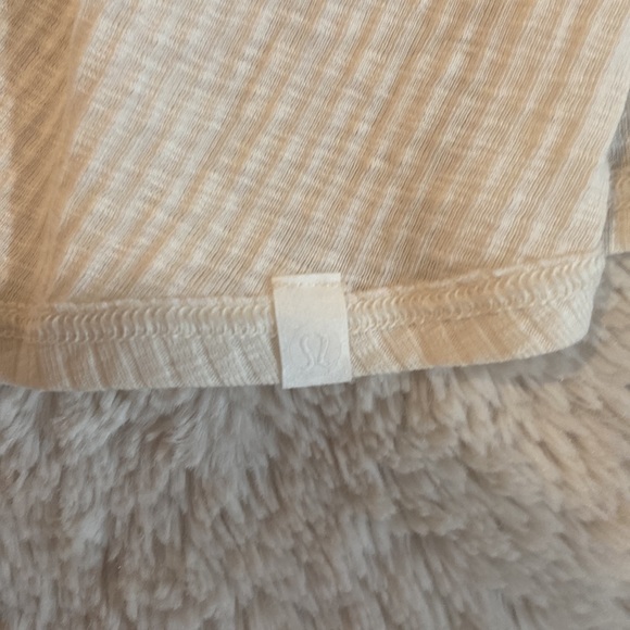 Lululemon Dare to Drape Light Ivory Long Sleeve - Picture 4 of 6